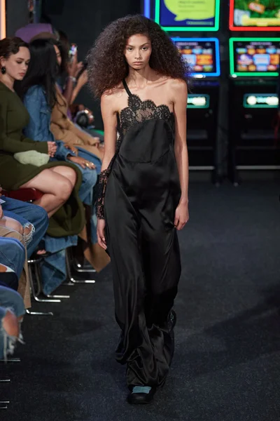 Look 8